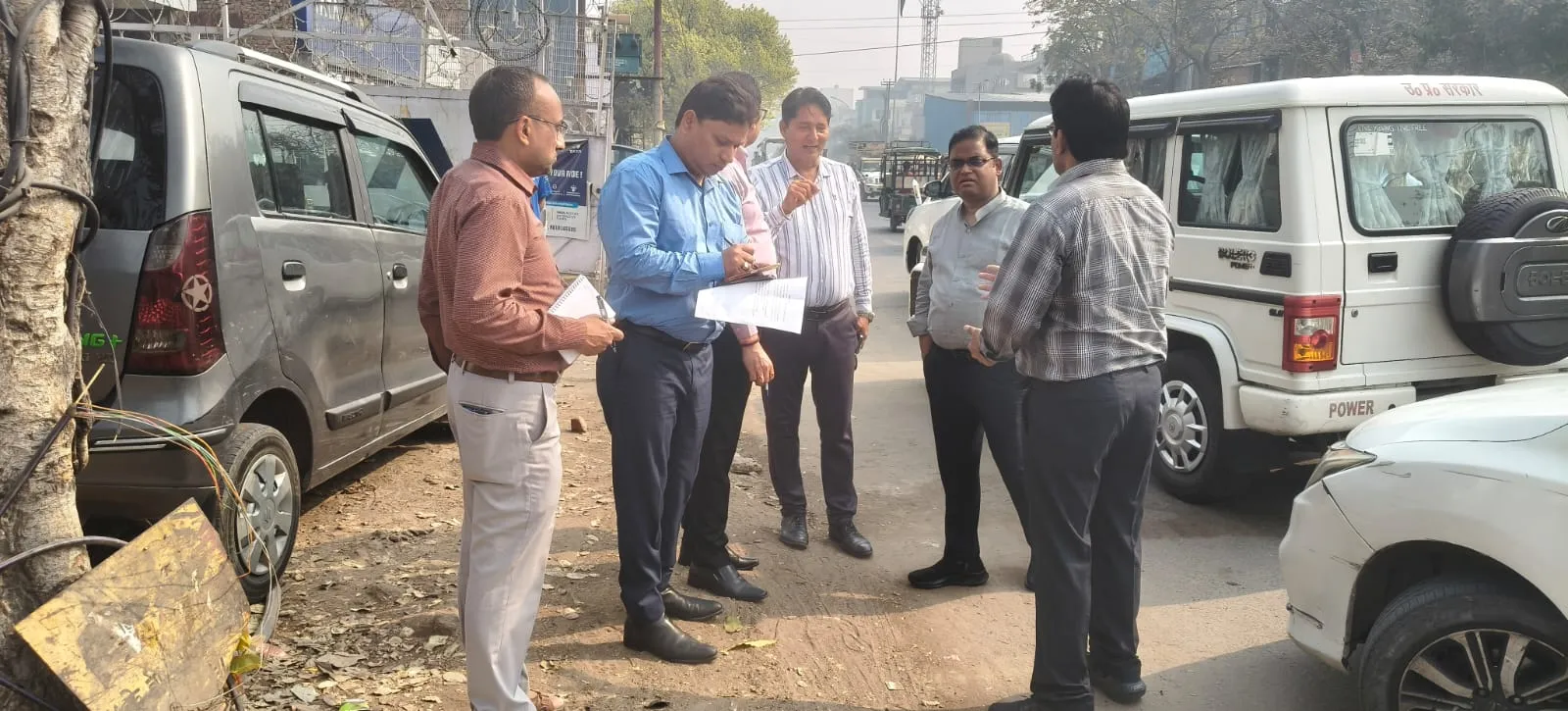 नोएडा प्राधिकरण के सीईओ का सख्त रुख, एजी एन्वायरो पर 5 लाख की पेनल्टी, 3 सुपरवाइजरों की सेवा समाप्त 