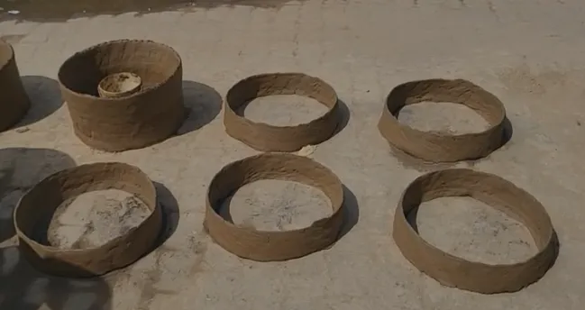 शामली: गैस किल्लत के बीच मिट्टी के तंदूरों की बढ़ी मांग, बनत के कारीगरों को मिला बड़ा ऑर्डर