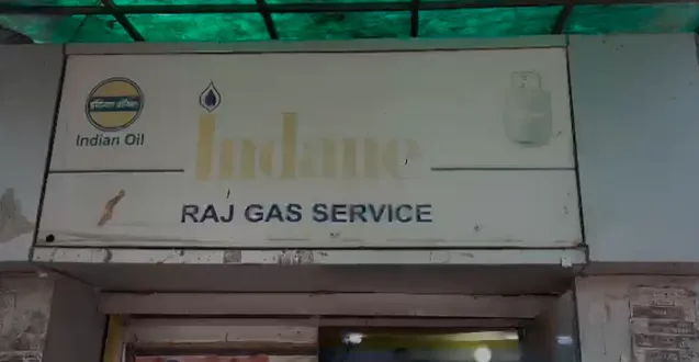 गाजियाबाद: गैस आपूर्ति पर जिलाधिकारी और एडिशनल सीपी ने की समीक्षा बैठक, अफवाह फैलाने वालों पर होगी सख्त कार्रवाई