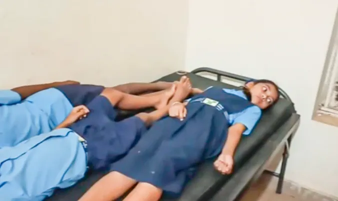 कोयंबटूर में मिड-डे मील खाने में गिरी छिपकली से 43 बच्चे बीमार, अस्पताल में इलाज जारी 