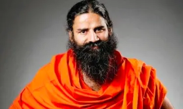 मैनपुरी में बाबा रामदेव का बड़ा बयान, एप्सटिन फाइल और ‘टापू कांड’ से जुड़ा दुनिया का खेल