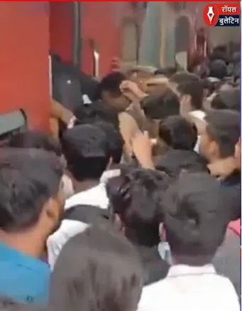 मुजफ्फरनगर में चपरासी की नौकरी के लिए उमड़ा जनसैलाब! बेरोजगारी की दर्दनाक तस्वीर