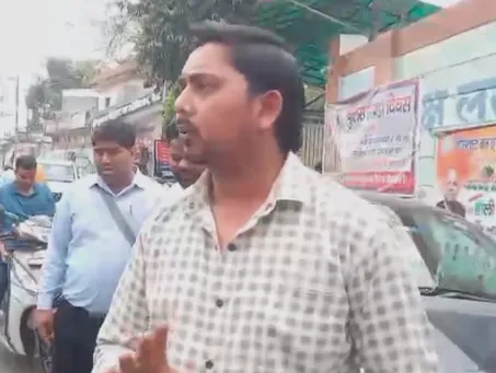 मेरठ: जेल से छूटते ही भाई बना जान का दुश्मन, घर पर हमला कर दी सरेआम धमकी, पीड़ित ने एसएसपी से मांगी सुरक्षा