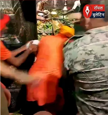 भगवान के दरबार में भी VIP सिस्टम? – गरीब भक्त लाइन में, अमीर सीधे दर्शन!