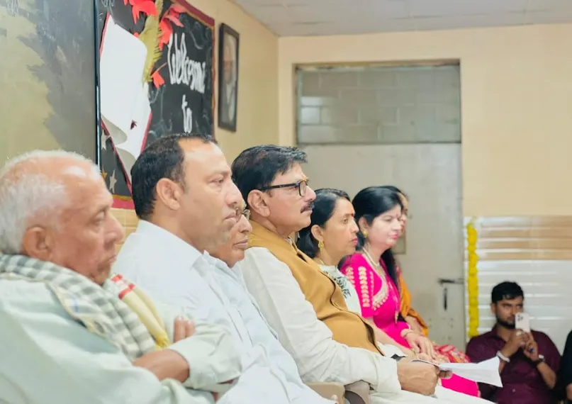 नोएडा अंतरराष्ट्रीय एयरपोर्ट लोकार्पण की सफलता के लिए विधायक ने की बैठक