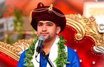 धीरेंद्र शास्त्री बोले- जो चेले ‘लड़कीबाजी’ के चक्कर में पड़े…वह छोड़ दें, वर्ना पर्चा खोल देंगे