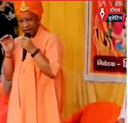 रविकिशन तो कहीं भी नाच-गाकर पैसा कमा सकता है…– होली मंच से CM योगी का मज़ाक