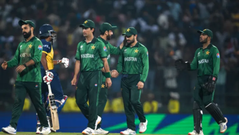 टी20 विश्व कप: पाकिस्तानी खिलाड़ी की शर्मनाक हरकत, महिला स्टाफ के साथ की बदतमीजी, मैनेजर को मांगनी पड़ी माफी