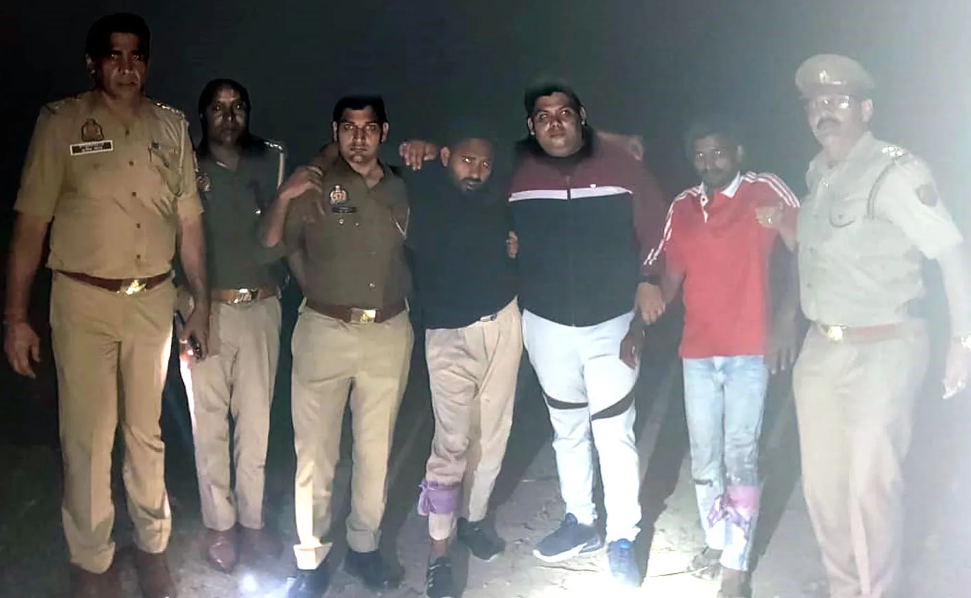 सहारनपुर में पुलिस मुठभेड़ के बाद दो छिनैती के आरोपी घायल हालत में गिरफ्तार