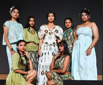 नोएडा में छात्राओं ने फैशन शो में प्रस्तुत किए रचनात्मक डिजाइन