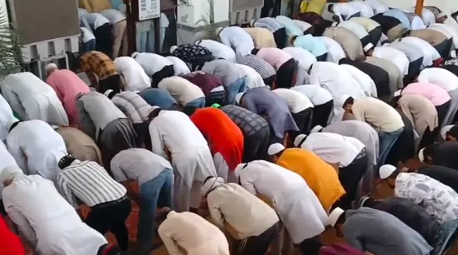 मुजफ्फरनगर: कड़ी सुरक्षा के बीच संपन्न हुई जुमे की नमाज, शांति और अमन के लिए मांगी गई दुआएं