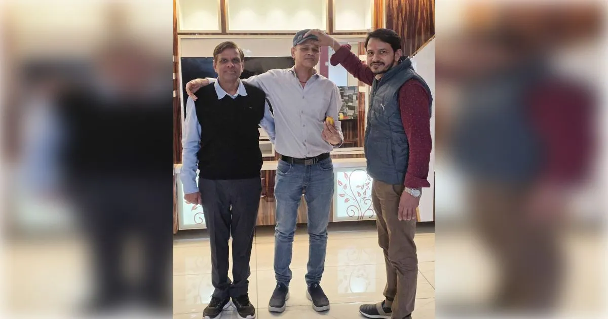 शामली में 'होली मिलन' में रंजिशें मिटाकर गले मिले लोग