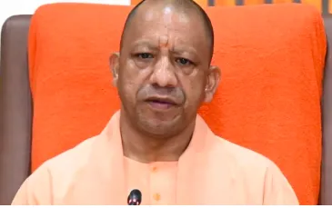 यूपी सरकार का बड़ा फैसला: वृद्धावस्था पेंशन के लिए अब आधार कार्ड की जन्मतिथि अमान्य, आयु प्रमाण पत्र हुआ अनिवार्य