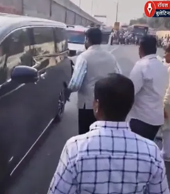 कानपुर में VIP स्वागत से थमा ट्रैफिक! बीच सड़क माला पहनते दिखे डिप्टी CM