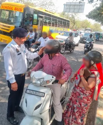 नोएडा यातायात पुलिस ने मार्च में चलाया विशेष अभियान, 6831 चालान और 17 वाहन सीज