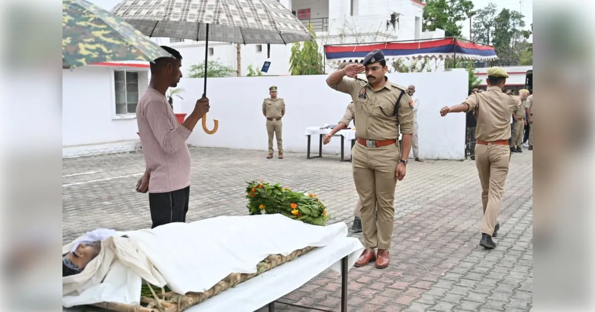 सहारनपुर: मुख्य आरक्षी अनुज कुमार गिल को नम आंखों से दी गई अंतिम विदाई