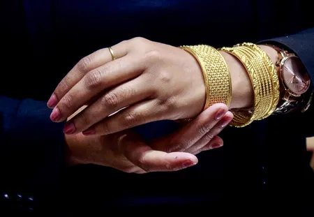 इजरायल-ईरान युद्ध: सोने की कीमत 8 हजार रुपए से अधिक बढ़ी, चांदी करीब 23,000 रुपए महंगी हुई