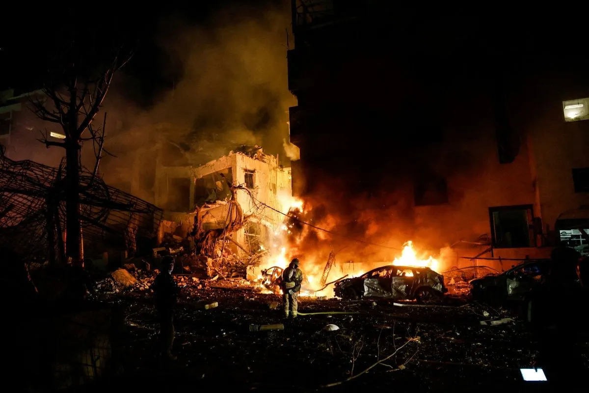 ईरान-इजराइल महायुद्ध: ऑयल डिपो पर हमलों के बाद 'ब्लैक रेन' का खतरा, WHO ने जारी की रेड अलर्ट चेतावनी