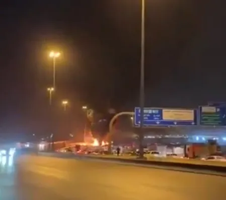 ईरान-इज़राइल युद्ध के बीच रियाद में अमेरिकी दूतावास पर दो ड्रोन हमले.. दूतावास परिसर में लगी आग,अमेरिकी नागरिकों को घरों में रहने की सलाह