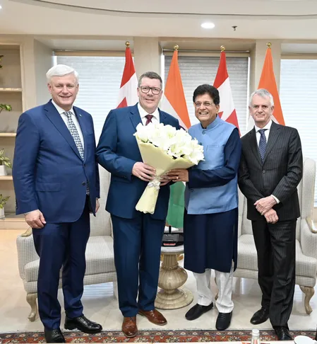 पीयूष गोयल ने कनाडा के पूर्व प्रधानमंत्री स्टीफन हार्पर से मुलाकात की, आर्थिक साझेदारी को मजबूत करने पर हुई चर्चा