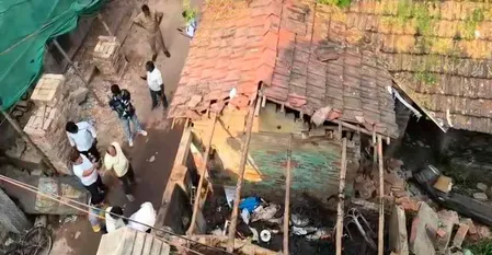 कोलकाता के बंद क्लब हाउस में जोरदार धमाके: इलाके में मची दहशत, पुलिस और फॉरेंसिक टीम मौके पर।