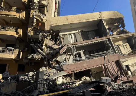 लेबनान: आईडीएफ का दावा, 'हिज्बुल्लाह के 70 ठिकानों पर किया हमला, बेरूत में आईआरजीसी एयर फोर्स मुख्यालय तबाह