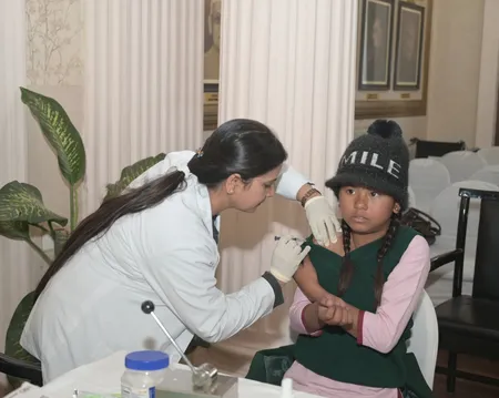 क्या पीरियड्स के दौरान एचपीवी वैक्सीन लगवाना है सेफ? जानिए 