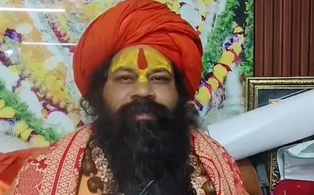 गंगा में इफ्तार और मांसाहार पर भड़के अयोध्या के संत, राजू दास ने कहा- भावनाओं के साथ खिलवाड़
