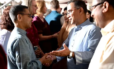 उच्चायुक्त प्रणय वर्मा ने तारिक रहमान से की मुलाकात, भारत-बांग्लादेश रिश्तों को आगे बढ़ाने पर हुई चर्चा 