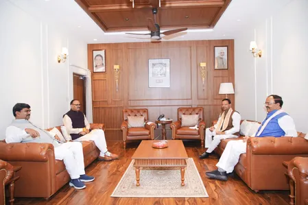 पंकज चौधरी ने उपमुख्यमंत्री ब्रजेश पाठक से मुलाकात की, विकास और संगठन पर सार्थक चर्चा