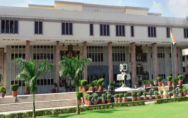    दिल्ली उच्च न्यायालय ने आबकारी नीति मामले में निचली अदालत की टिप्पणियों पर रोक लगायी, अरविंद केजरीवाल समेत सभी आरोपियों को नोटिस