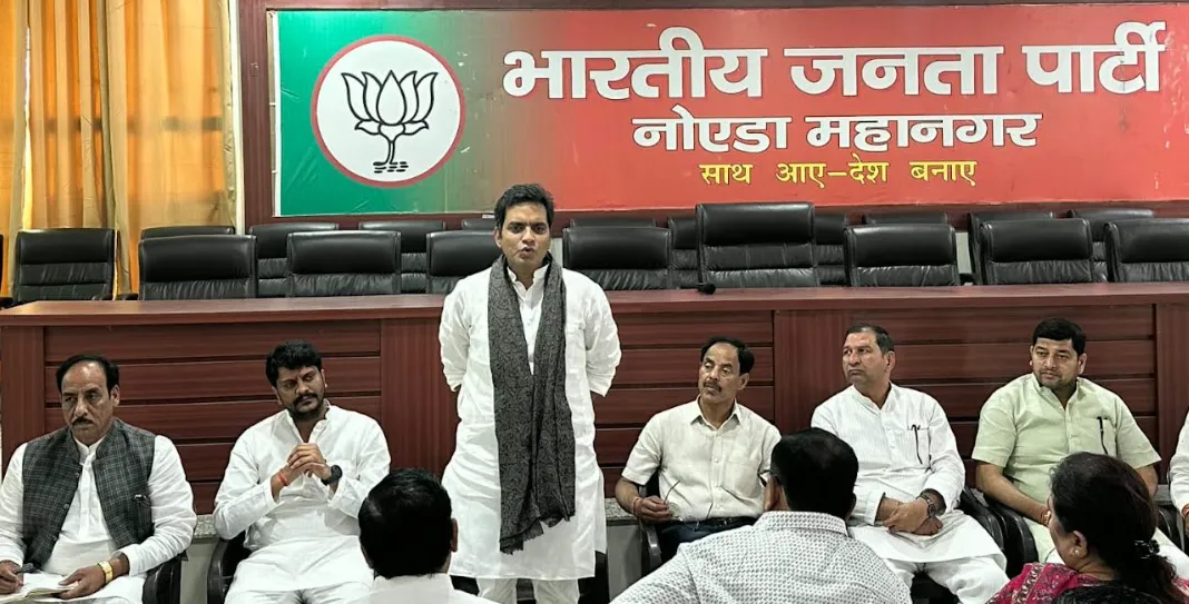नोएडा में प्रधानमंत्री मोदी की रैली को ऐतिहासिक बनाने में जुटे भाजपा कार्यकर्ता