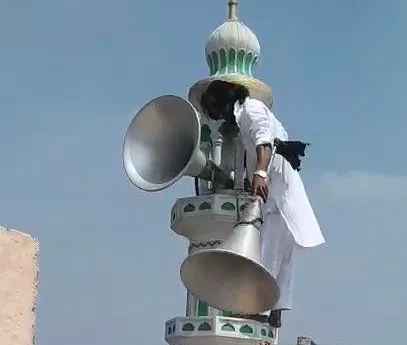 मुजफ्फरनगर में नियम विरुद्ध लाउडस्पीकरों पर चला पुलिस का 'हंटर': 34 हटाए गए, 100 की आवाज कराई कम