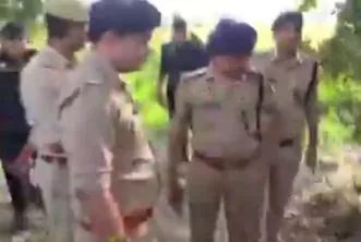 बुलंदशहर में सनसनी: घर के अंदर मिले देवर-भाभी और मासूम बच्ची के शव, जांच में जुटी पुलिस