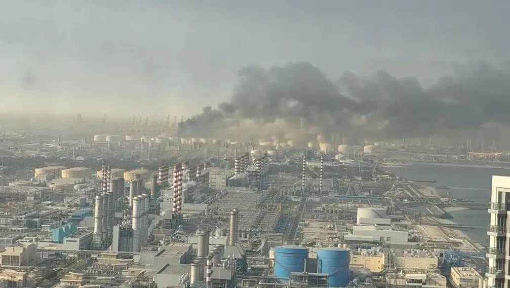 ईरान का संयुक्त अरब अमीरात के दुबई शहर पर हमला, एयरपोर्ट का बड़ा हिस्सा क्षतिग्रस्त, कतर के दोहा में धमाके