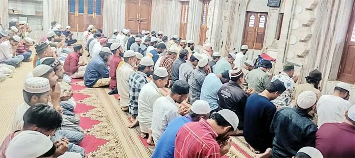 मुजफ्फरनगर:जानसठ में अकीदत के साथ अदा की गई 'अलविदा' की नमाज, सुरक्षा के बीच मांगी गई मुल्क में अमन-चैन की दुआ