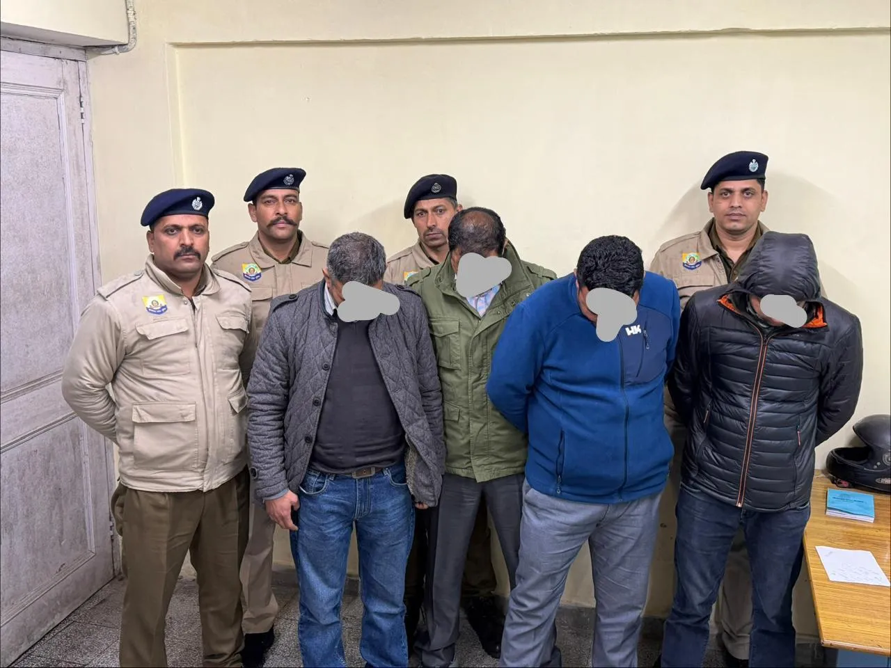 एक करोड़ की एलएसडी ड्रग्स तस्करी मामले में एसटीएफ के चार पुलिसकर्मी बर्खास्त