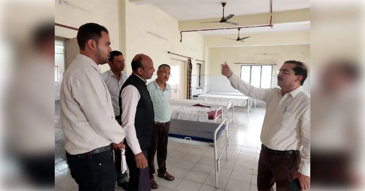 मुजफ्फरनगर में सीएमओ ने जिला अस्पताल और सीएचसी मखियाली का किया निरीक्षण