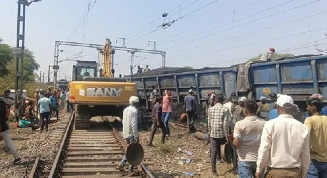 मप्र के कटनी में कोयले से भरी मालगाड़ी के पांच डिब्बे पटरी से उतरे, यातायात प्रभावित