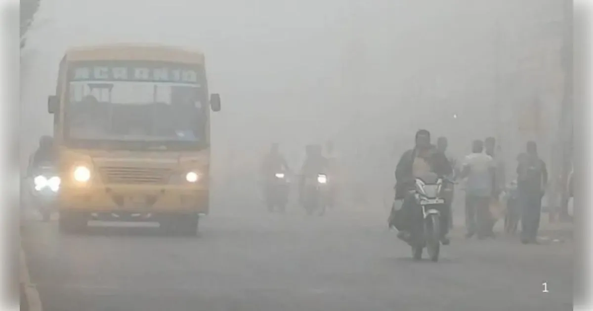 मुजफ्फरनगर: धुंध की चादर में लिपटा शहर, थम गई रफ्तार