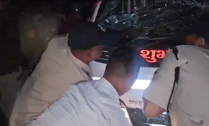 असम के दीमा हसाओ में यात्री वैन 200 फीट नीचे गिरी, तीन लोगों की मौत, चार अन्य घायल