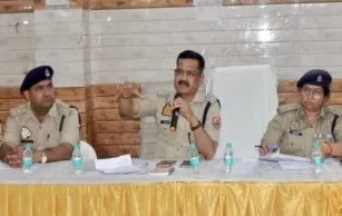 ईद से पहले मुरादाबाद में पुलिस हाई अलर्ट पर, सड़कों पर सख्ती—अफसरों का साफ संदेश ‘शांति भंग की तो होगी कड़ी कार्रवाई’