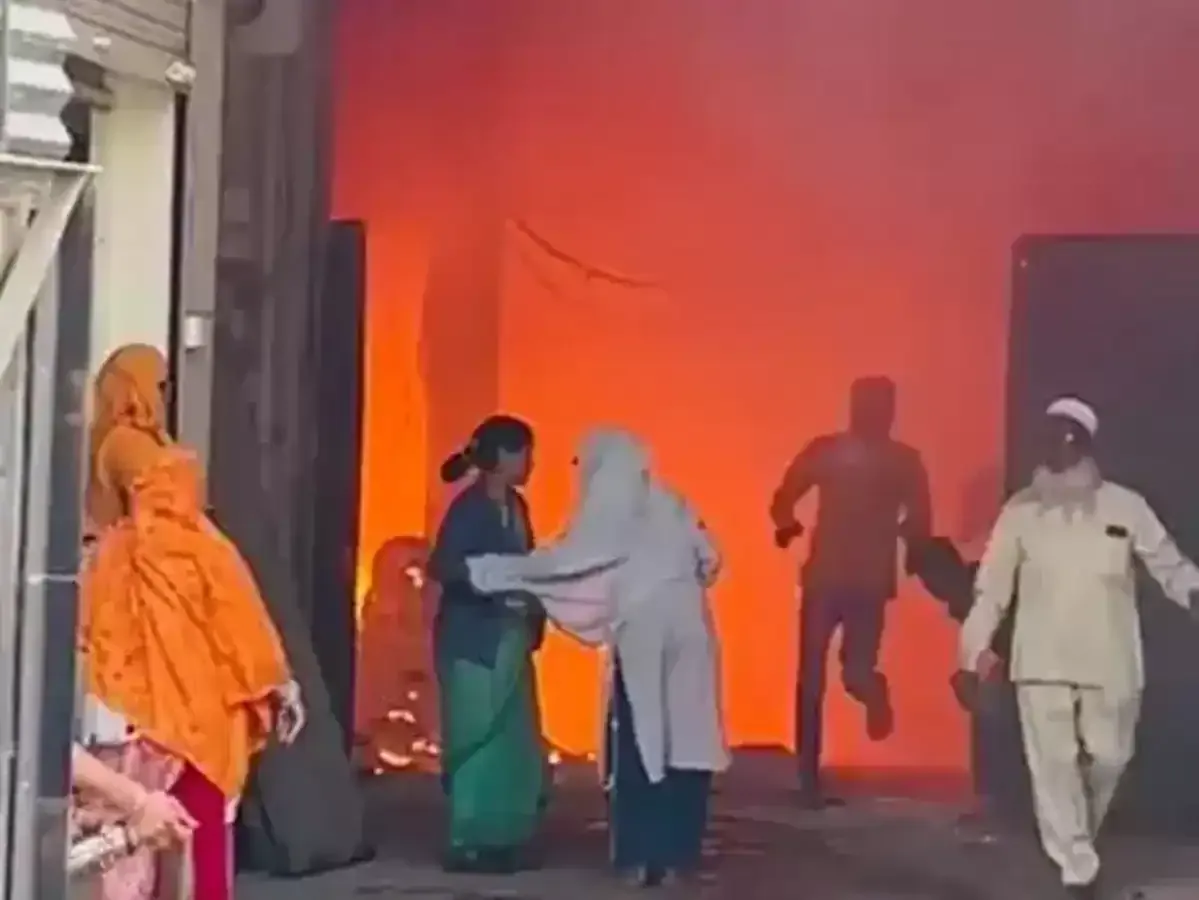 इंदौर में 24 घंटे में दूसरी आग की घटना से हड़कंप, दवा फैक्ट्री में भड़की भीषण आग कई कर्मचारी झुलसे