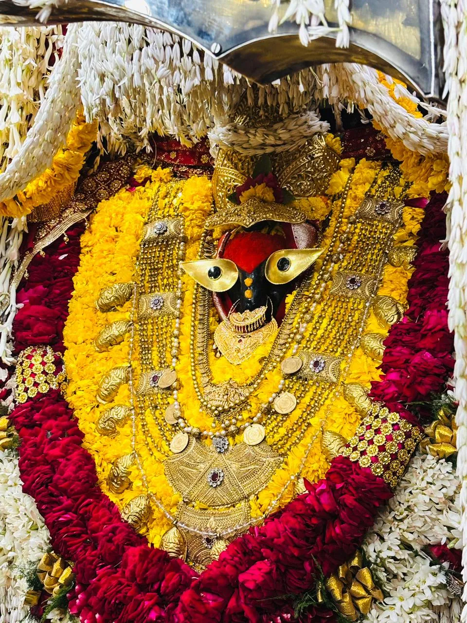 चंद्रग्रहण के चलते मां विंध्यवासिनी मंदिर के कपाट रहेंगे बंद