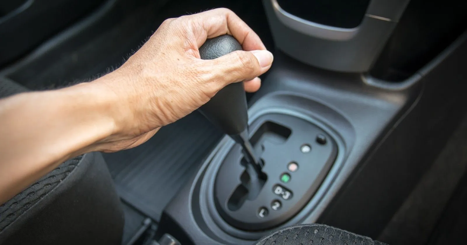 एंट्री वेरिएंट में ऑटोमैटिक ट्रांसमिशन क्यों बढ़ रहा है भारत में,बदल रही है कार खरीदने वालों की सोच