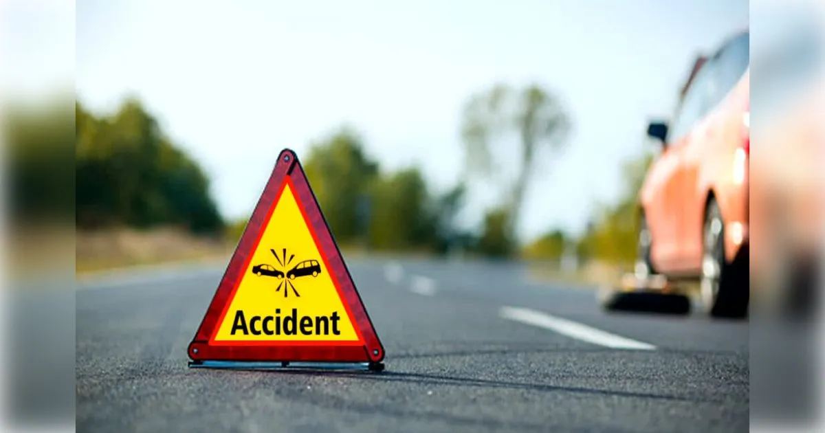 शामली में तेज रफ्तार कार ने बाइक सवार को रौंदा, गंभीर हालत में आईसीयू में भर्ती