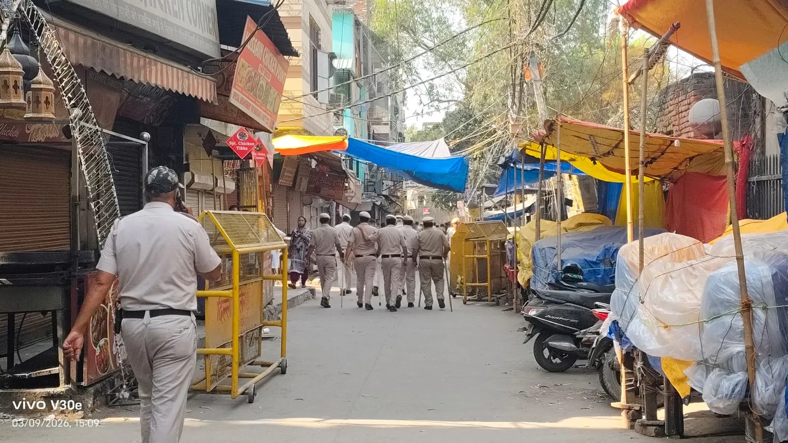 गुब्बारा फेंकने के विवाद में युवक की हत्या के बाद तनाव, पीड़ित परिवार ने 40 लोगों के शामिल होने का किया दावा