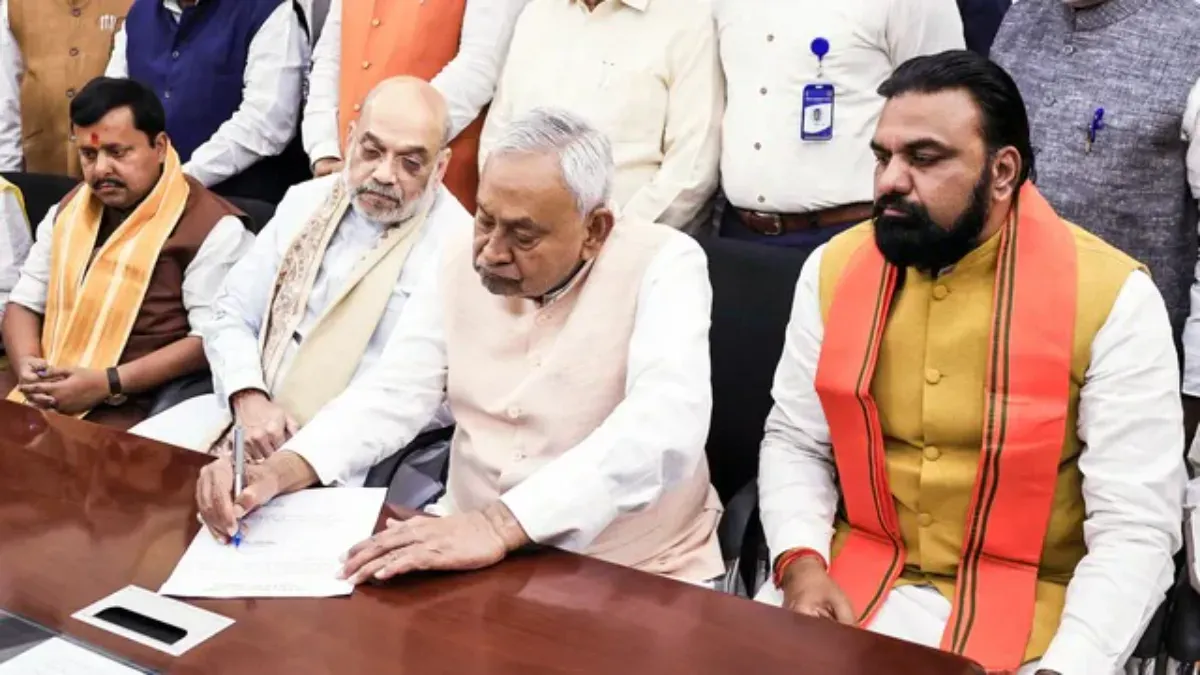 नीतीश कुमार की नई सधी हुई बिहारी चाल के सियासी निहितार्थ