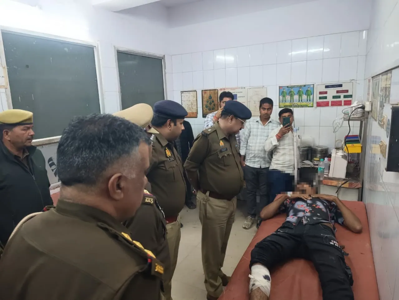 प्रतापगढ़ पुलिस मुठभेड़: 3 शातिर बदमाश गिरफ्तार, हथियार और बाइक बरामद 