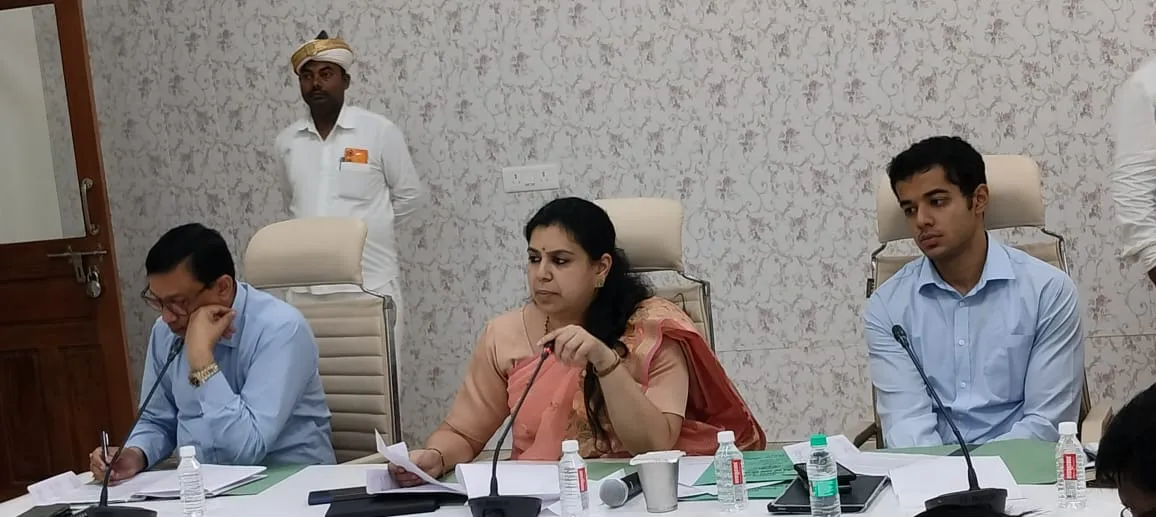  देवरिया में फर्जी वरासत कर प्रधानपति ने लाखों डकारे, लेखपाल निलंबित, अब दर्ज होगी एफआईआर